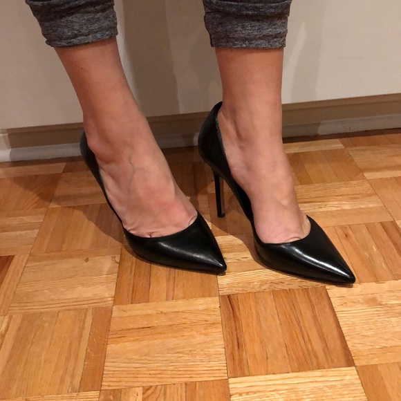 Vince Camuto black heels - Picture 1 of 6